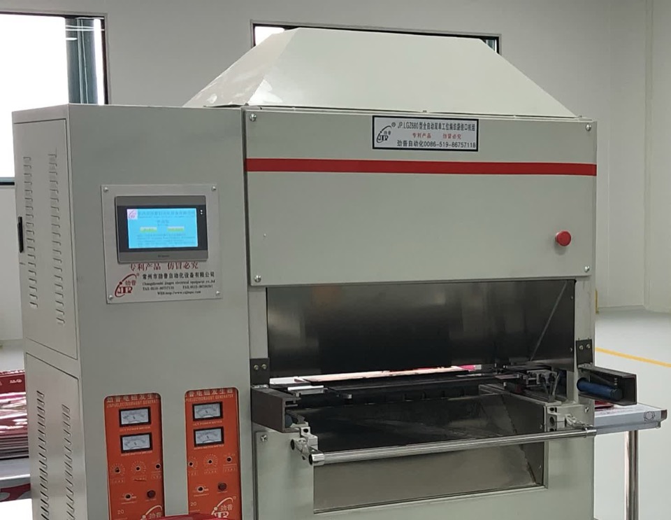 Automatic bag mouth-closing machine with touchscreen and control cabinet